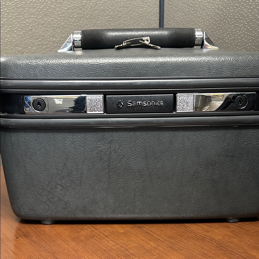 Vtg 1987 Samsonite Silhouette 4 Gray Travel Train Make Up Beauty Case Luggage - Picture 15 of 16